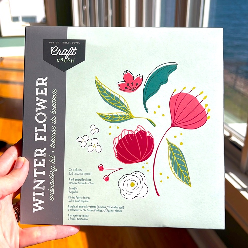 CRAFT CRUSH ~ Winter Flower ~ Embroidery Kit ~ Fabfitfun ~ New in box!
